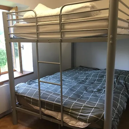 Апартаменты Duplex For 8 A 10 People With Garden Кампан